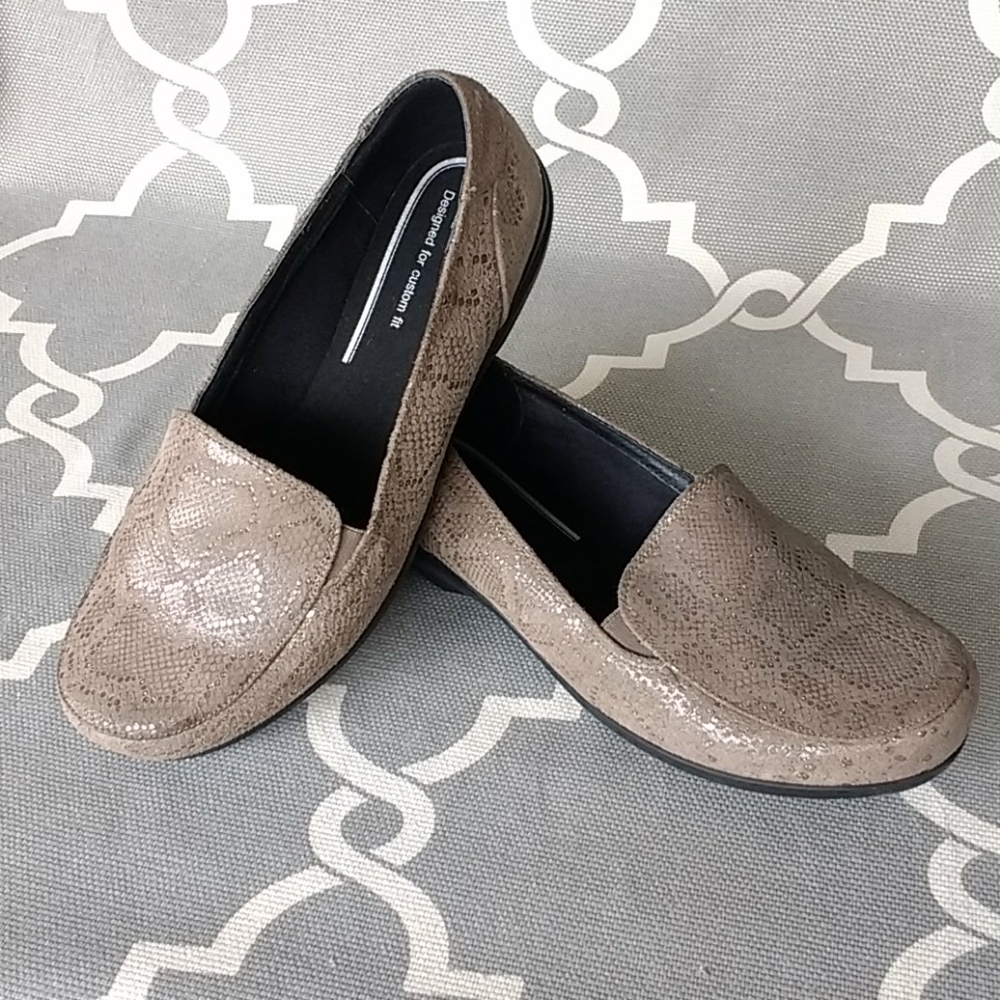 Abeo sz 10W Avery Leather Loafer w/Insoles. Runs big